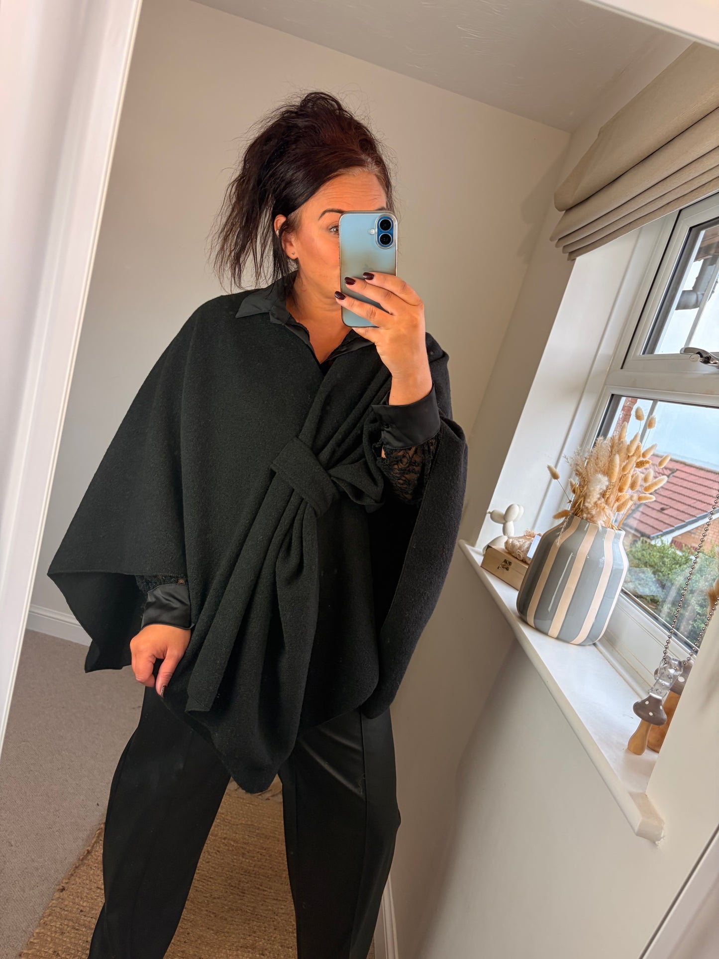 Knotted Poncho - Black