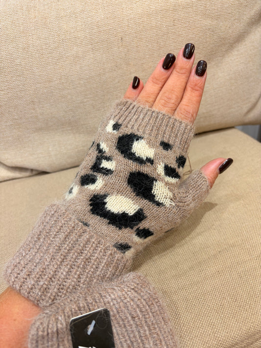 Leopard Fingerless Gloves - Beige