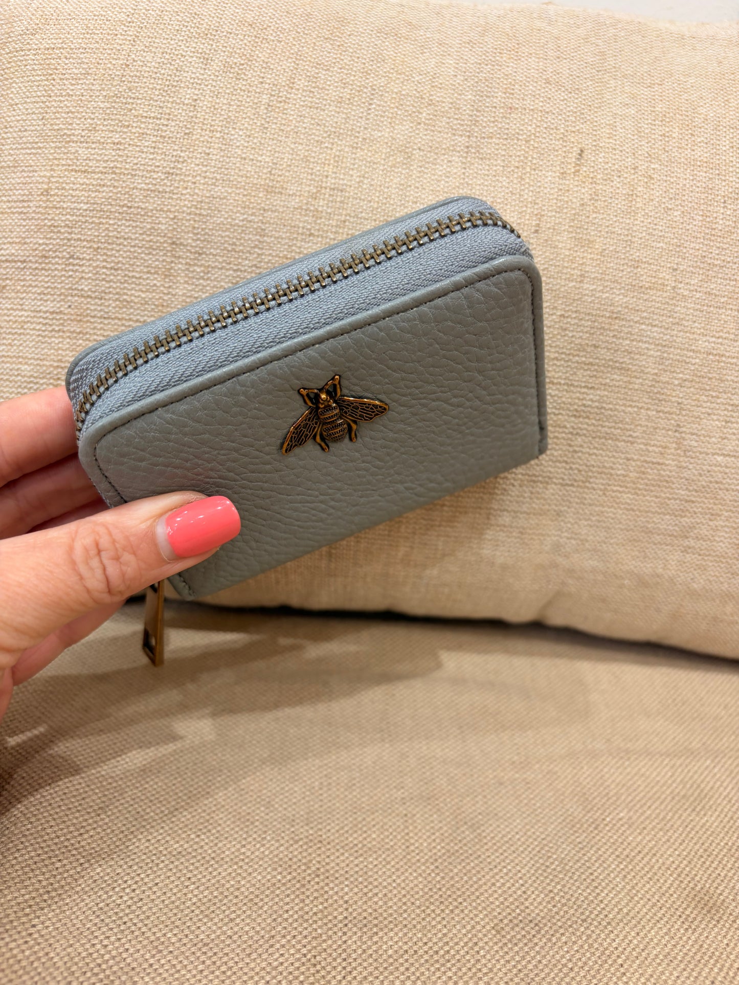 Bee Cardholder - Grey