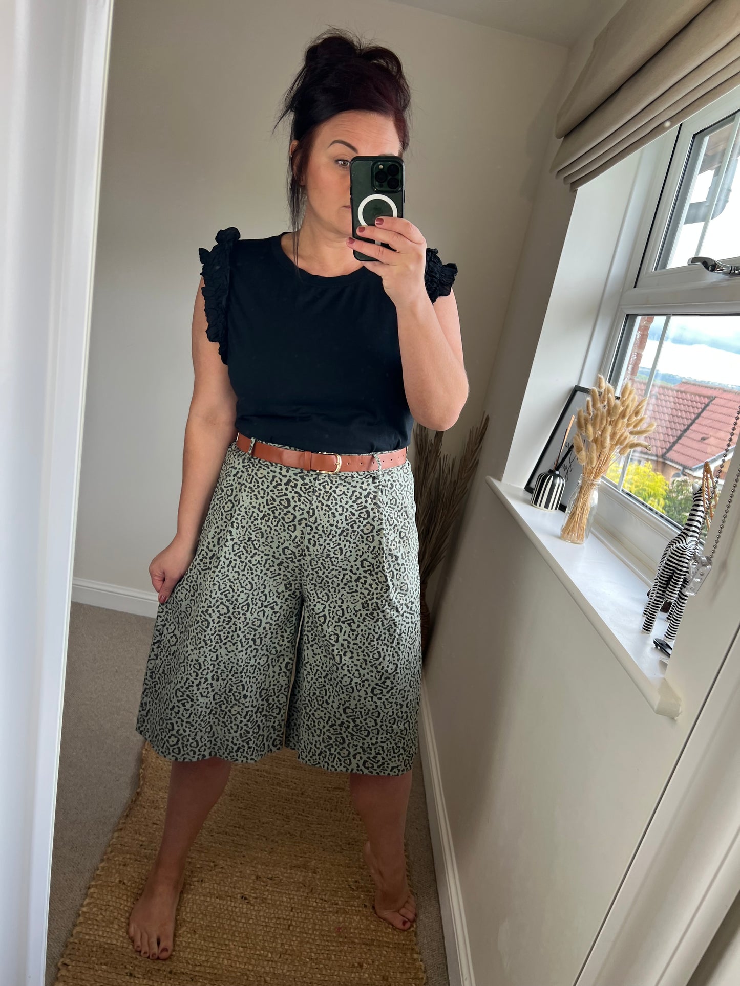 Magic Bermuda Shorts - Khaki Leopard
