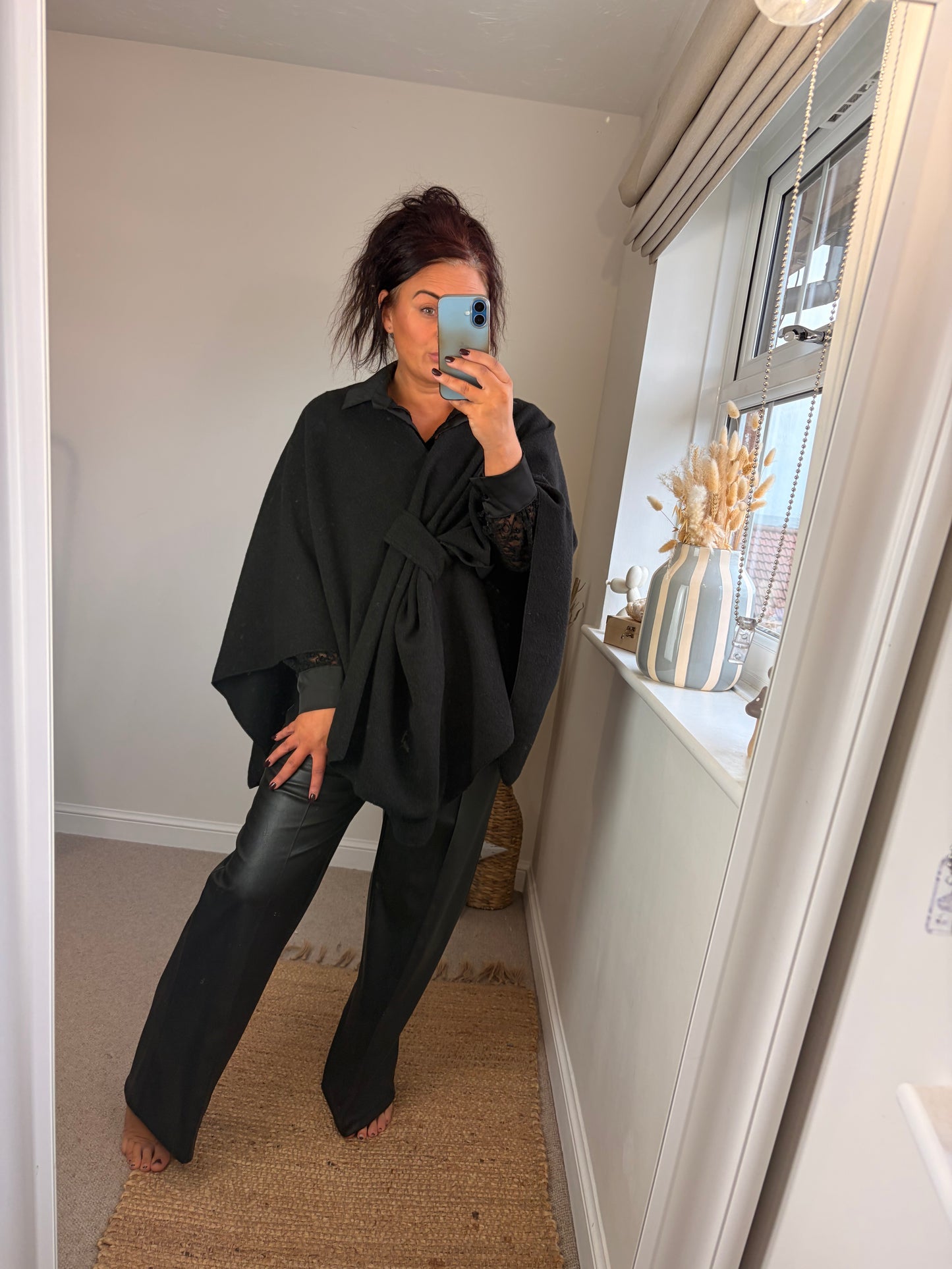 Knotted Poncho - Black