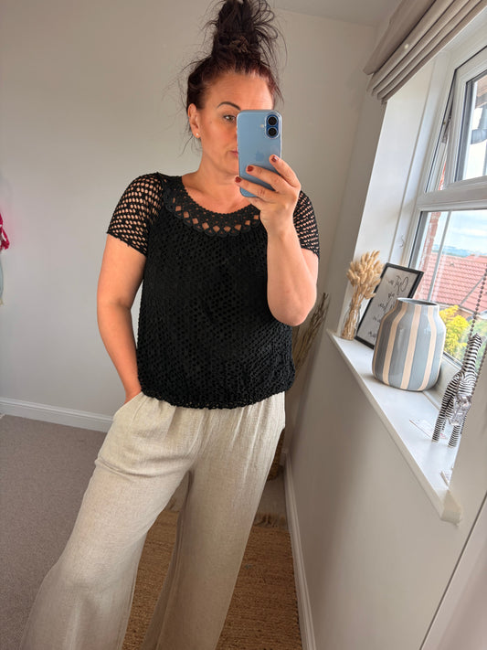 Circle Bubble Hem Top - Black