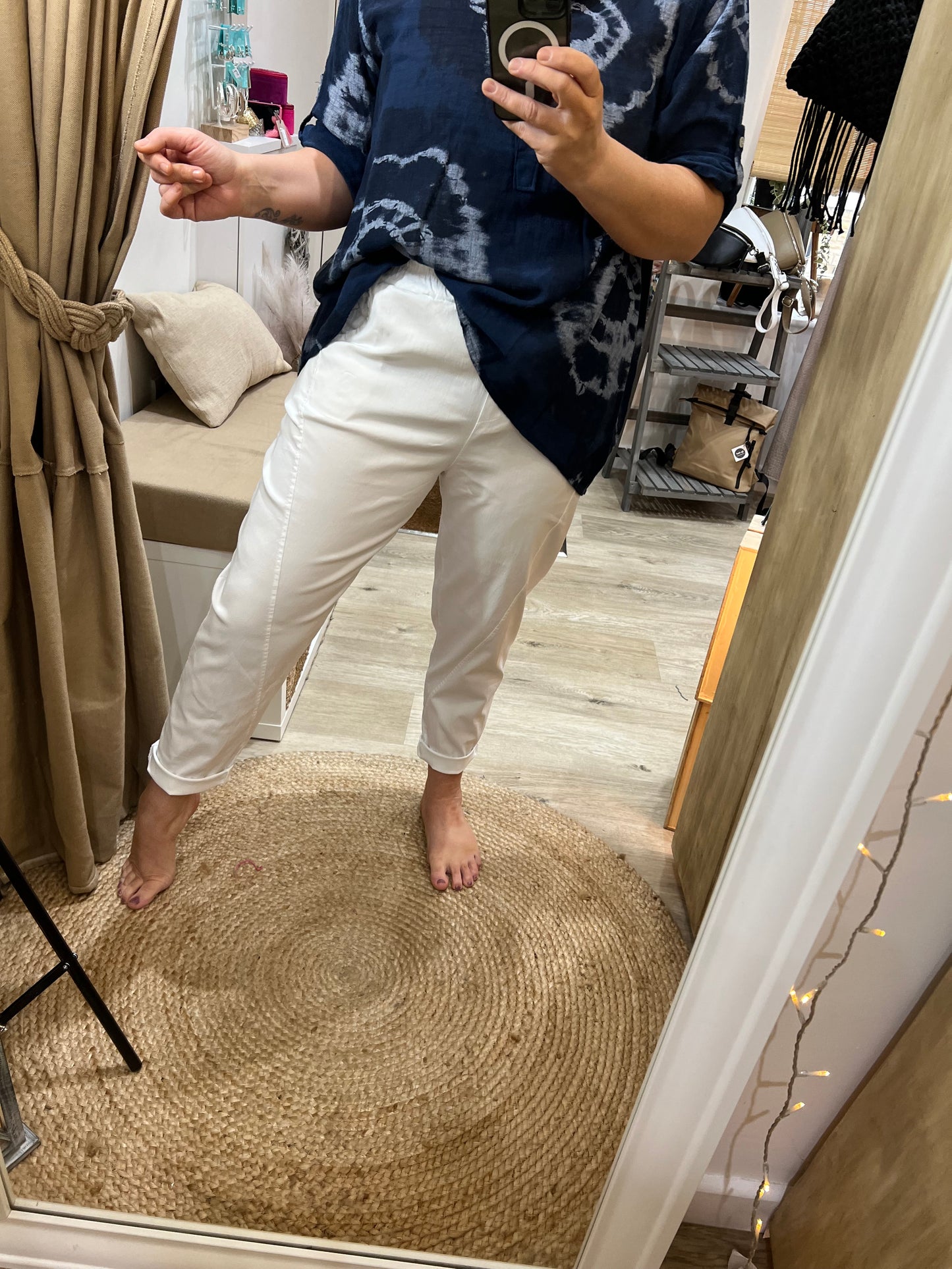 Slim Barrel Magic Trouser - White