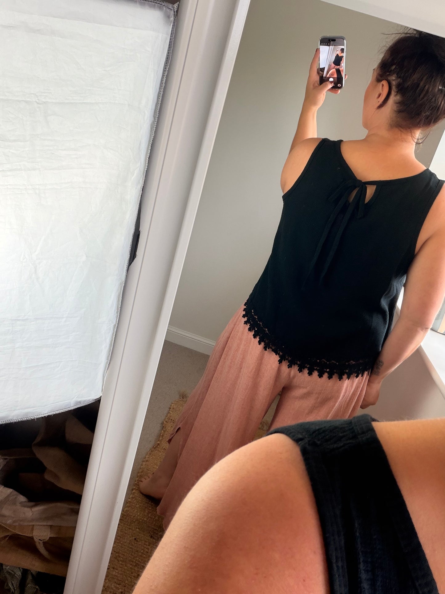 Crochet Trim Vest - Black