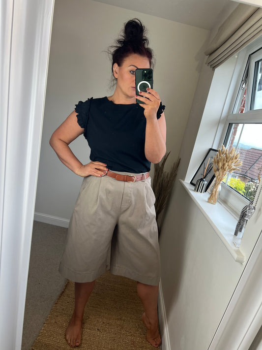 Magic Bermuda Shorts - Mocha